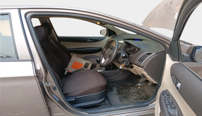 2013 Hyundai i20 SPORTZ 1.2, Petrol, Manual, 43,849 km, interior