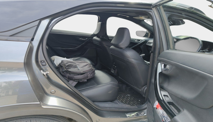 2024 Tata NEXON FEARLESS PLUS S 1.5 REVOTORQ 6 AMT DT, Diesel, Automatic, 57,349 km, interior