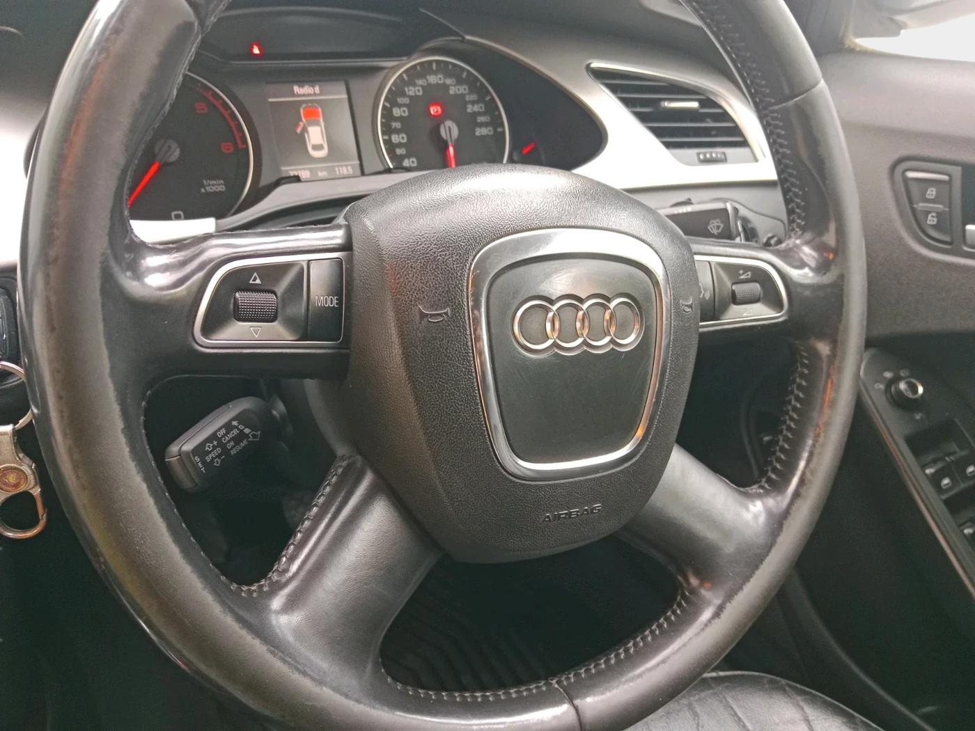 2011 Audi A4 2.0 TDI, Diesel, Automatic, 72,789 km, interior