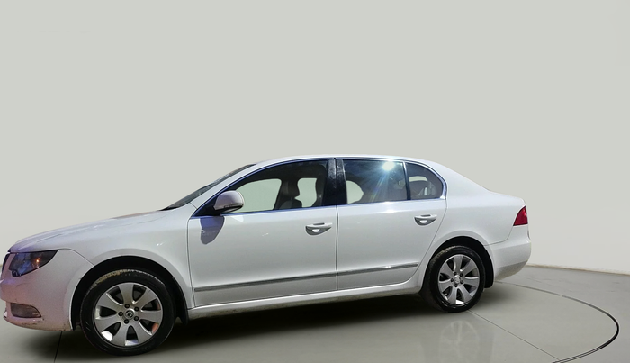 2012 Skoda Superb ELEGANCE 2.0 TDI CR AT, Diesel, Automatic, 1,51,887 km, exterior