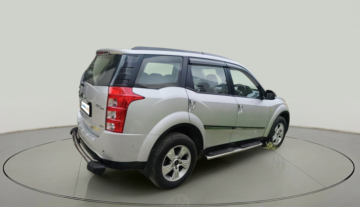 2015 Mahindra XUV500 W8, Diesel, Manual, 1,22,382 km, exterior
