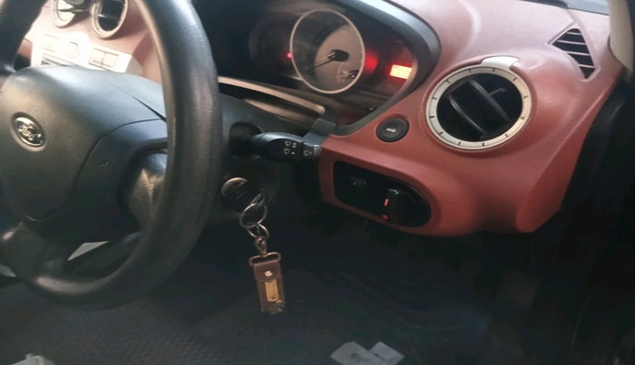 2010 Ford Figo ZXI 1.2 PETROL, Petrol, Manual, 1,24,052 km, interior