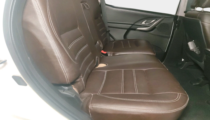 2019 Mahindra XUV500 W9, Diesel, Manual, 81,224 km, interior