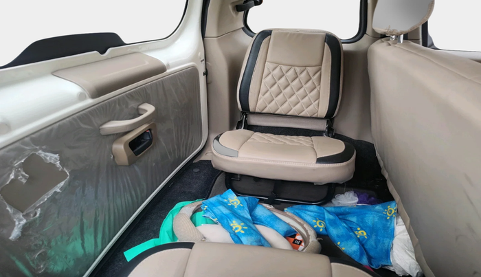 2022 Mahindra BOLERO NEO N 4, Diesel, Manual, 33,795 km, interior