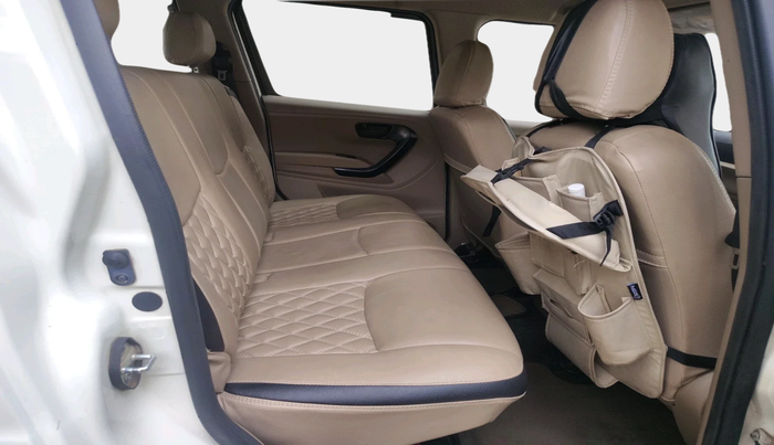 2022 Mahindra BOLERO NEO N 4, Diesel, Manual, 33,795 km, interior