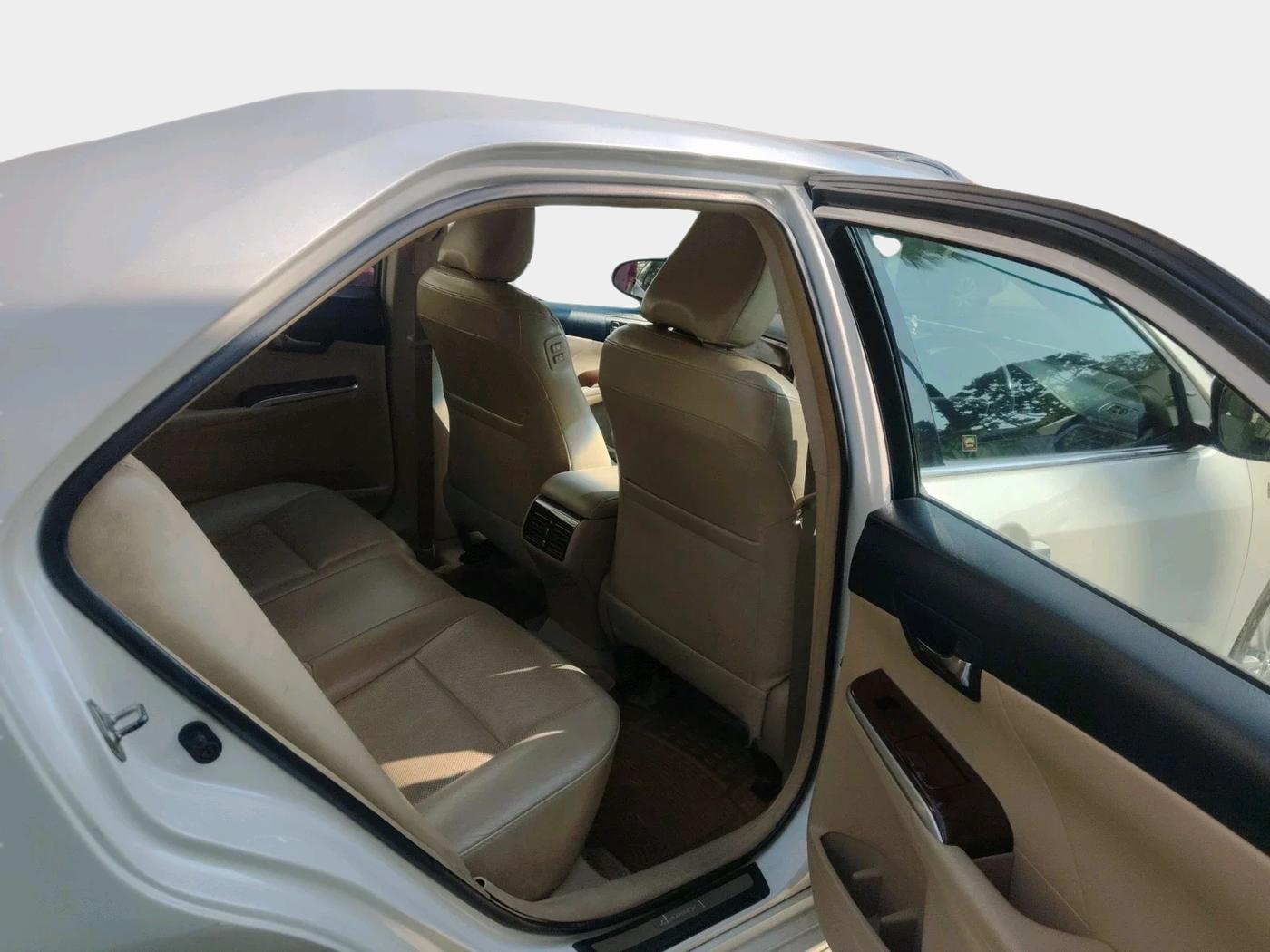 2012 Toyota Camry 2.5L AT, Petrol, Automatic, 79,186 km, interior
