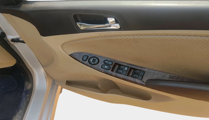 2012 Hyundai Verna FLUIDIC 1.6 VTVT SX, Petrol, Manual, 92,935 km, interior