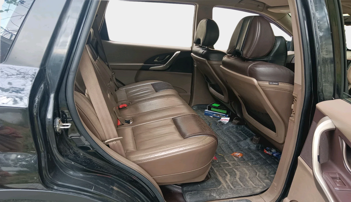 2012 Mahindra XUV500 W8, Diesel, Manual, 1,70,777 km, interior