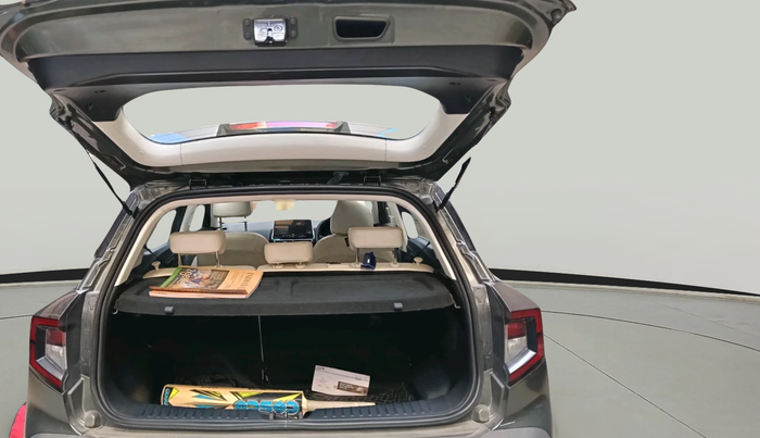 2024 Mahindra XUV 3XO AX7L 1.2 Petrol AT, Petrol, Automatic, 4,005 km, exterior