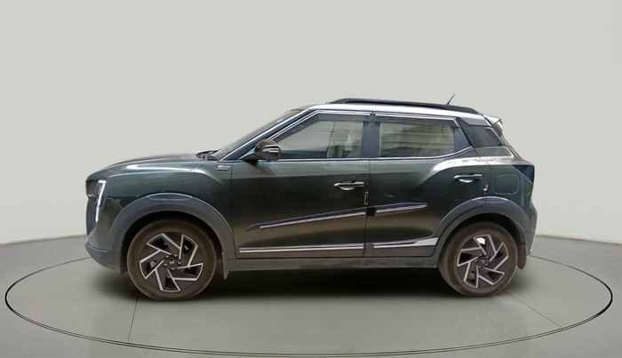 2024 Mahindra XUV 3XO AX7L 1.2 Petrol AT, Petrol, Automatic, 4,005 km, exterior