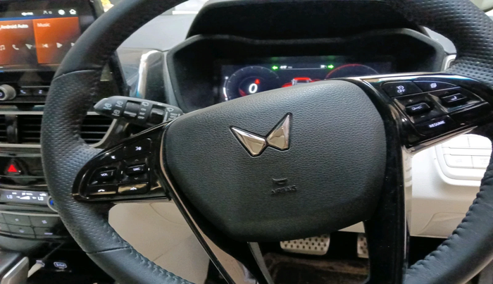 2024 Mahindra XUV 3XO AX7L 1.2 Petrol AT, Petrol, Automatic, 4,005 km, interior