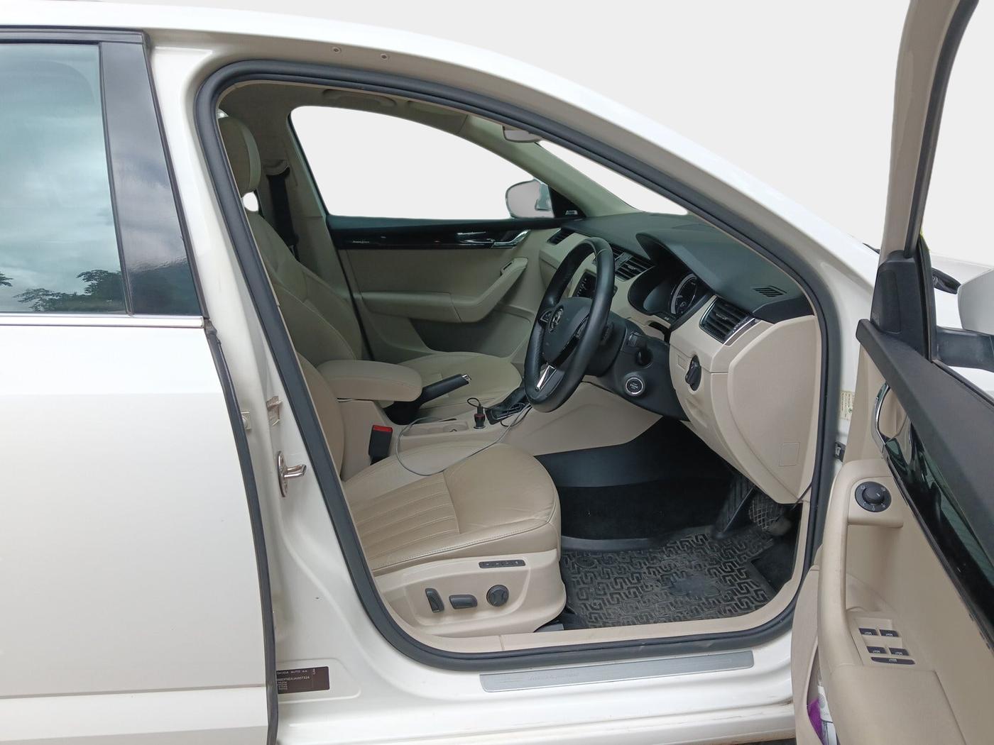 2018 Skoda Octavia L&K 1.8 TSI AT, Petrol, Automatic, 37,199 km, interior