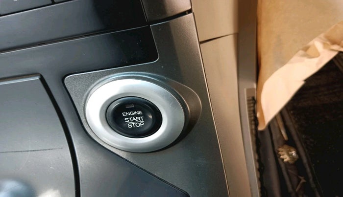 2016 Mahindra XUV500 W10 AT, Diesel, Automatic, 1,01,692 km, interior