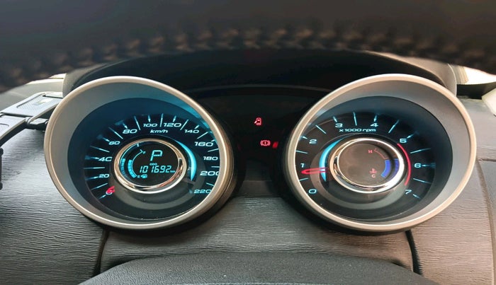 2016 Mahindra XUV500 W10 AT, Diesel, Automatic, 1,01,692 km, interior