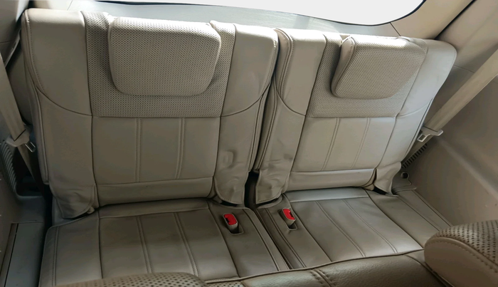 2016 Mahindra XUV500 W10 AT, Diesel, Automatic, 1,01,692 km, interior