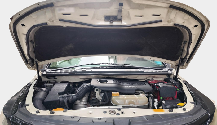 2018 Tata Hexa XM 4X2 7 STR, Diesel, Manual, 1,03,378 km, exterior