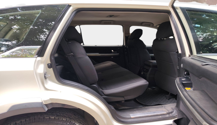 2018 Tata Hexa XM 4X2 7 STR, Diesel, Manual, 1,03,378 km, interior