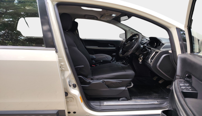 2018 Tata Hexa XM 4X2 7 STR, Diesel, Manual, 1,03,378 km, interior