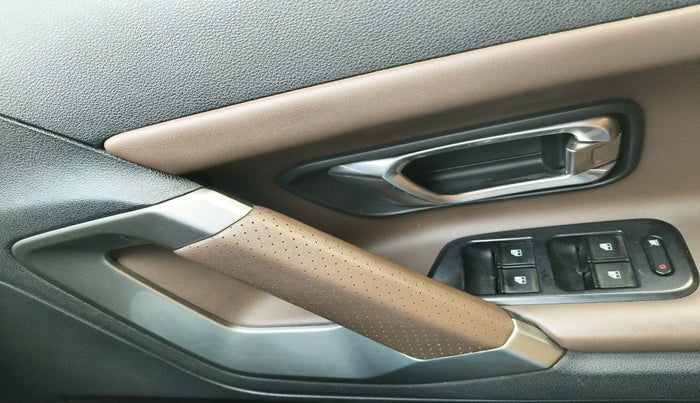 2019 Tata Harrier XZ 2.0L, Diesel, Manual, 1,12,278 km, interior