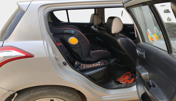 2013 Maruti Swift LXI, Petrol, Manual, 1,00,625 km, interior