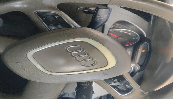 2011 Audi A4 2.0 TDI, Diesel, Automatic, 1,25,718 km, interior