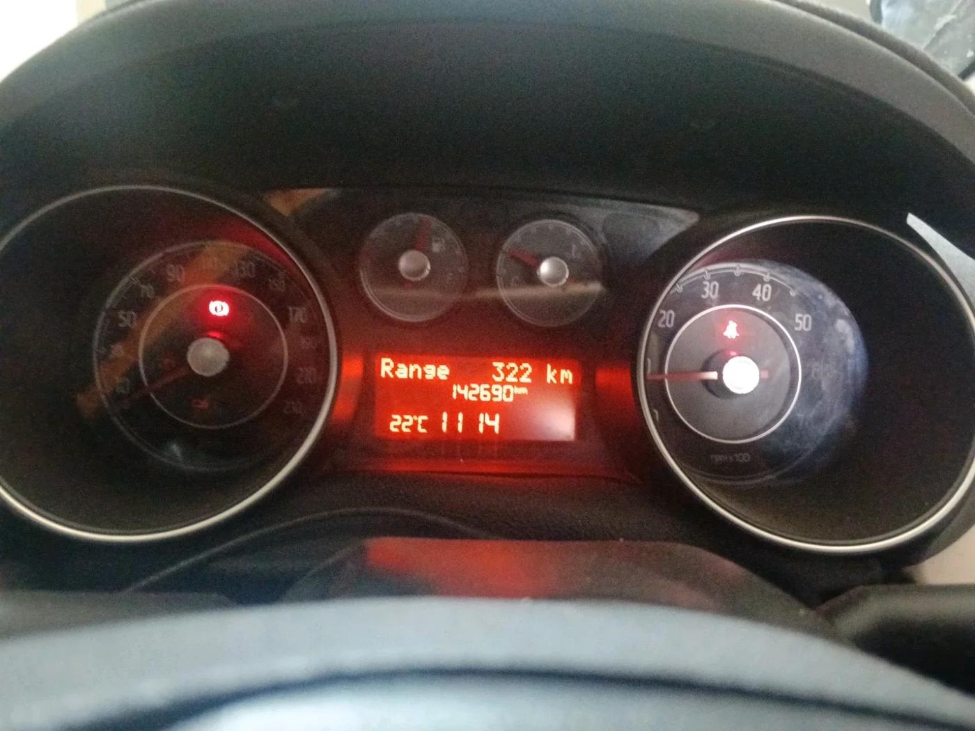 2014 Fiat Linea EMOTION 1.3, Diesel, Manual, 1,42,690 km, interior