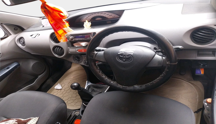 2011 Toyota Etios Liva G, Petrol, Manual, 1,07,979 km, interior