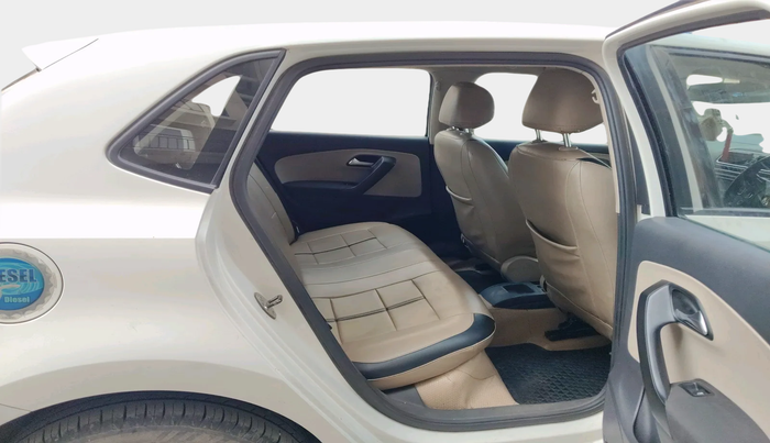 2013 Volkswagen Polo HIGHLINE DIESEL, Diesel, Manual, 1,05,000 km, interior