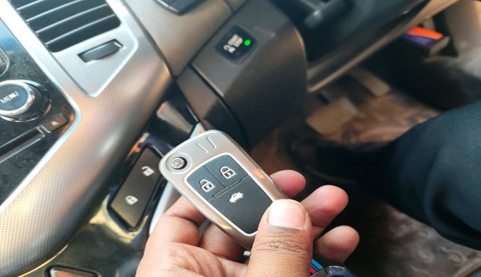 2011 Chevrolet Cruze LTZ AT, Diesel, Automatic, 1,06,145 km, interior