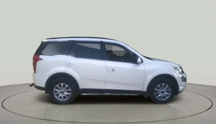 2016 Mahindra XUV500 W10 AT, Diesel, Automatic, 87,367 km, exterior