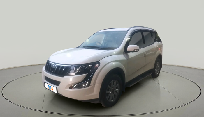 2016 Mahindra XUV500 W10 AT, Diesel, Automatic, 87,367 km, exterior