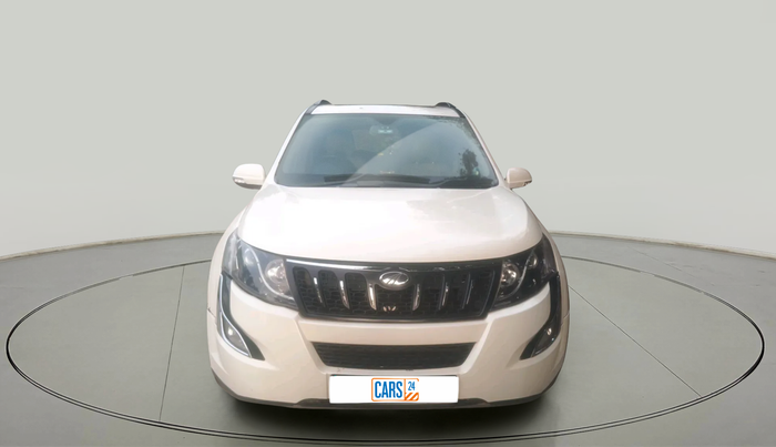 2016 Mahindra XUV500 W10 AT, Diesel, Automatic, 87,367 km, exterior