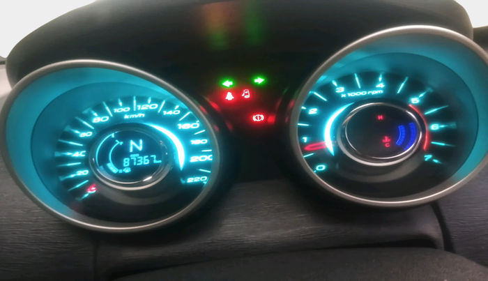 2016 Mahindra XUV500 W10 AT, Diesel, Automatic, 87,367 km, interior