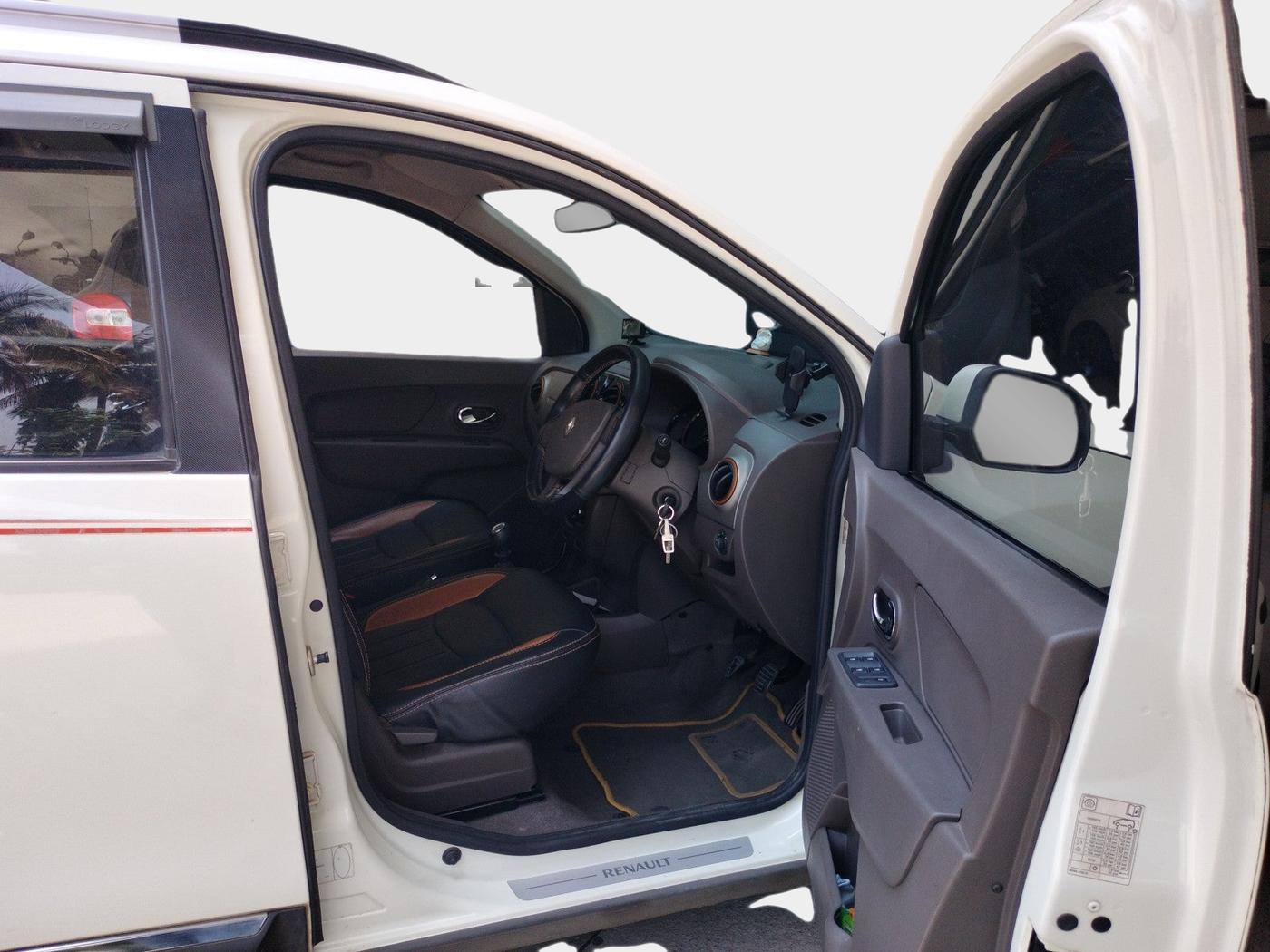 2016 Renault Lodgy 110 PS WORLD EDITION 8 STR, Diesel, Manual, 55,108 km, interior
