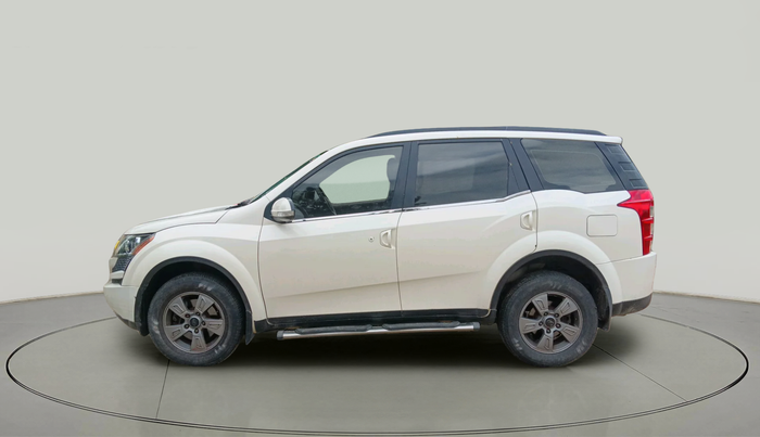 2015 Mahindra XUV500 W8, Diesel, Manual, 1,26,177 km, exterior