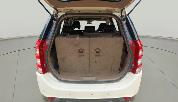 2015 Mahindra XUV500 W8, Diesel, Manual, 1,26,177 km, exterior