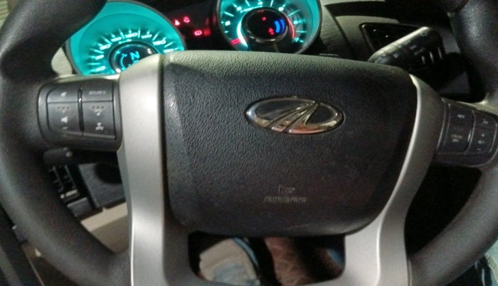 2017 Mahindra XUV500 W6, Diesel, Manual, 1,13,639 km, interior