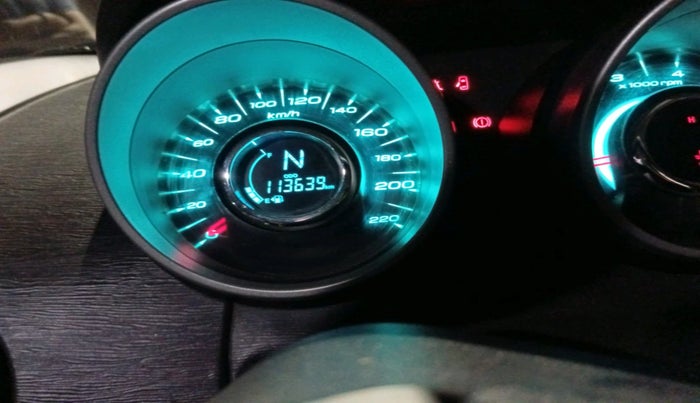 2017 Mahindra XUV500 W6, Diesel, Manual, 1,13,639 km, interior