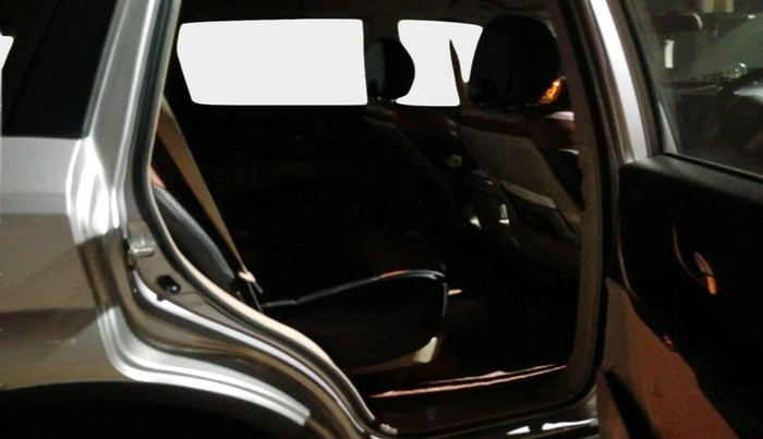 2017 Mahindra XUV500 W6, Diesel, Manual, 1,13,639 km, interior