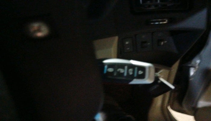 2017 Mahindra XUV500 W6, Diesel, Manual, 1,13,639 km, interior