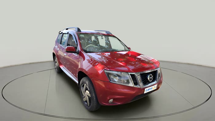 2016 Nissan Terrano XL (P), Petrol, Manual, 1,25,388 km, exterior