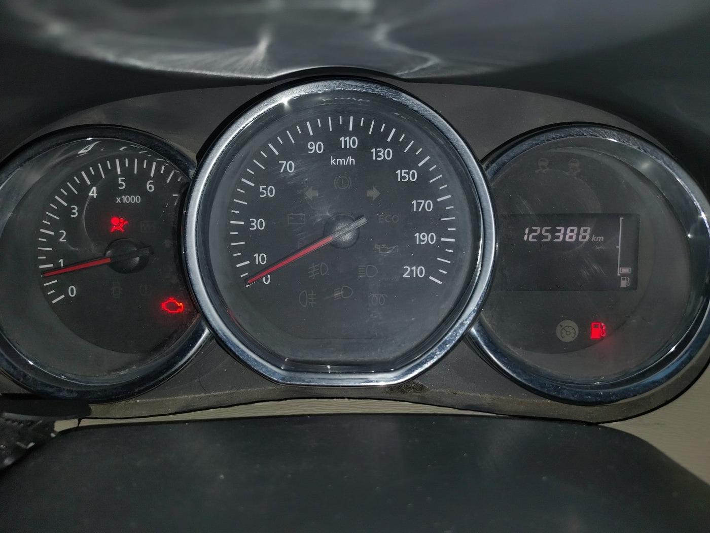 2016 Nissan Terrano XL (P), Petrol, Manual, 1,25,388 km, interior