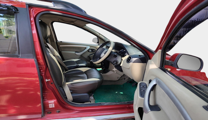 2016 Nissan Terrano XL (P), Petrol, Manual, 1,25,388 km, interior