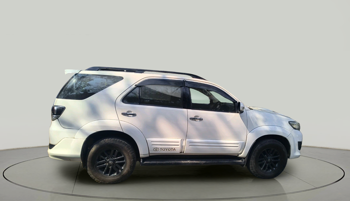 2015 Toyota Fortuner 3.0 4X4 MT, Diesel, Manual, 3,24,921 km, exterior