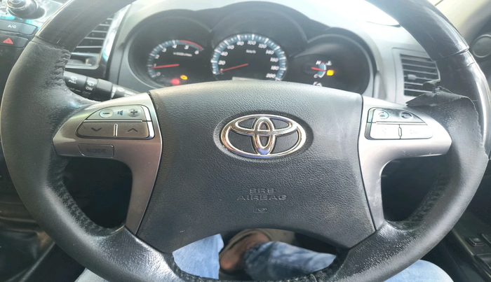2015 Toyota Fortuner 3.0 4X4 MT, Diesel, Manual, 3,24,921 km, interior