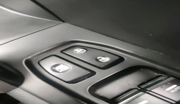 2017 Hyundai Creta SX PLUS AT 1.6 PETROL, Petrol, Automatic, 77,044 km, interior