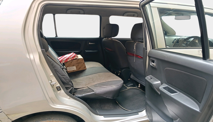 2011 Maruti Wagon R 1.0 LXI, Petrol, Manual, 1,20,637 km, interior