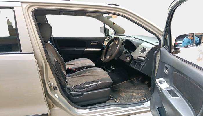 2011 Maruti Wagon R 1.0 LXI, Petrol, Manual, 1,20,637 km, interior