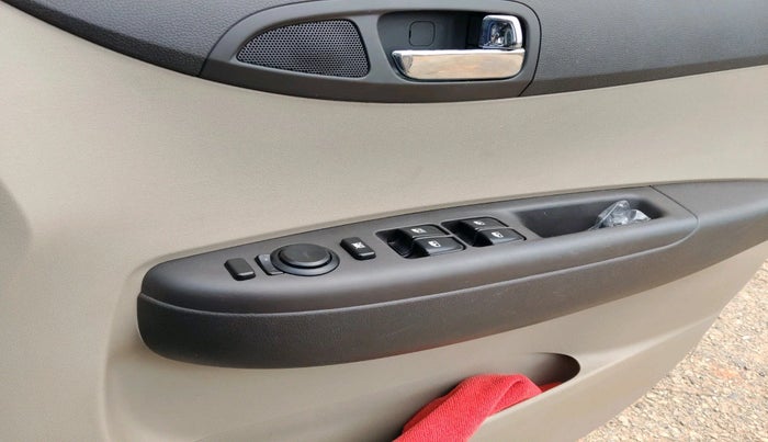 2013 Hyundai i20 SPORTZ 1.2, Petrol, Manual, 58,282 km, interior