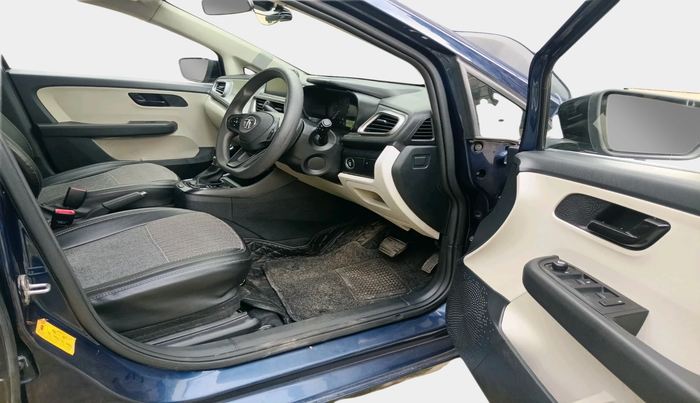 2022 Tata ALTROZ XTA, Petrol, Automatic, 29,989 km, interior